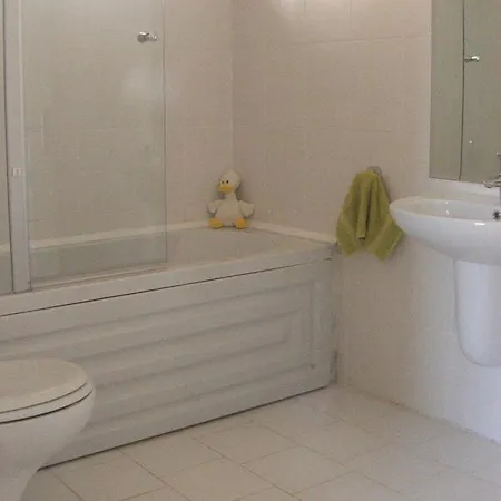 Izmir Cesme'de Ozel Havuzlu Haftalik Kiralik Luks Tatil Villasi *